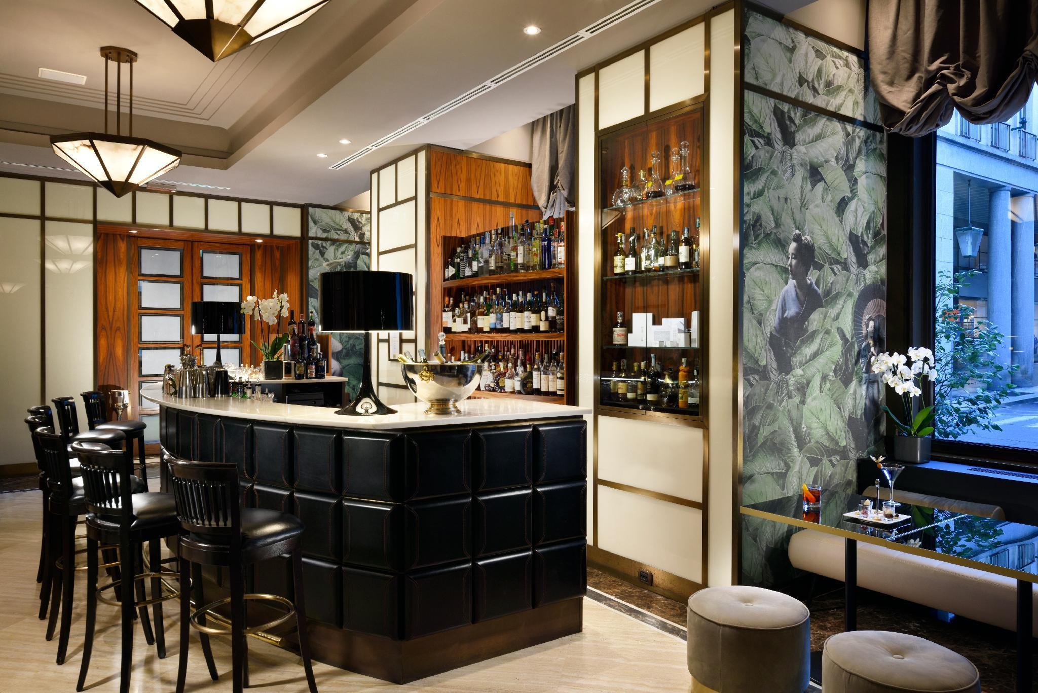 Principi Di Piemonte | Una Esperienze Turin Extérieur photo The bar at the hotel