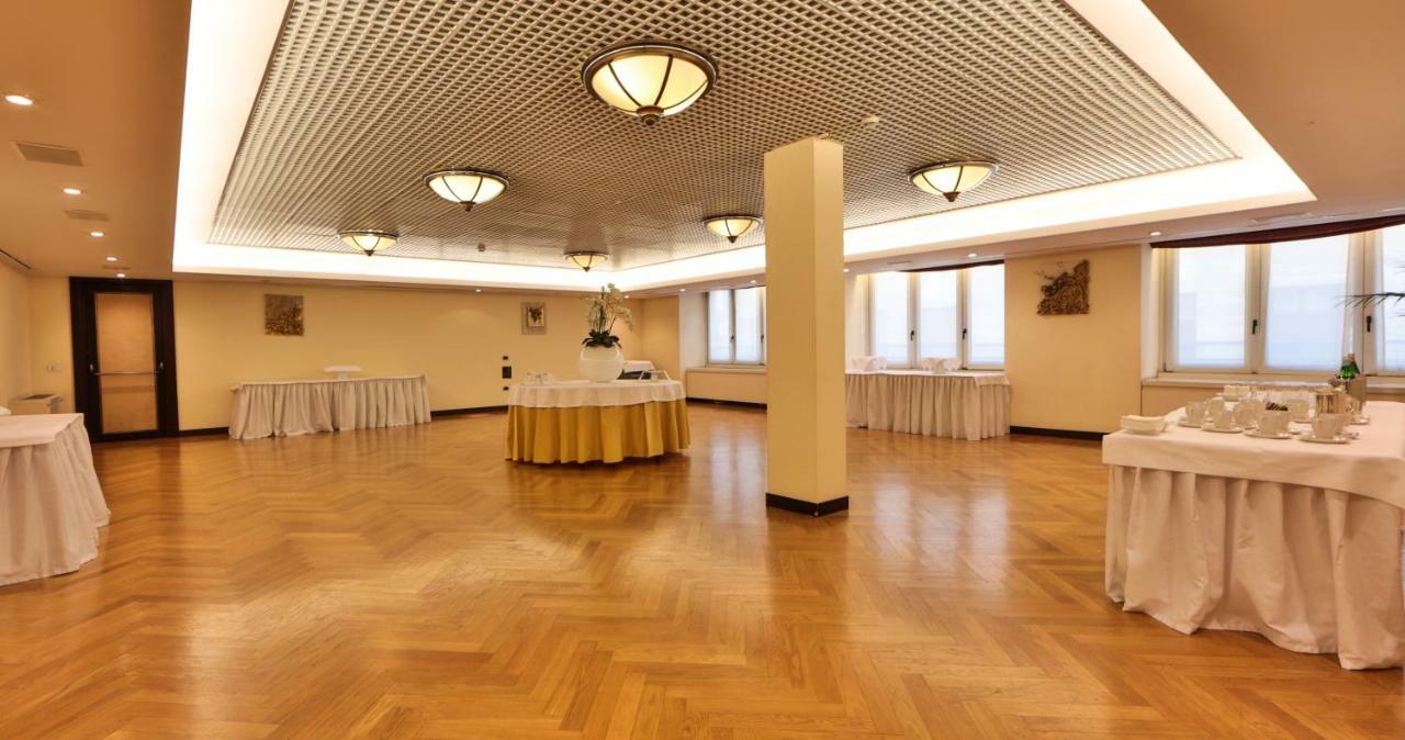 Principi Di Piemonte | Una Esperienze Turin Extérieur photo The interior of the Polish Senate